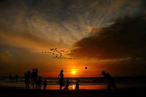 photo-wallpaper-games-on-the-beach