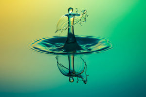 photo-wallpaper-the-fascinating-drop-of-water