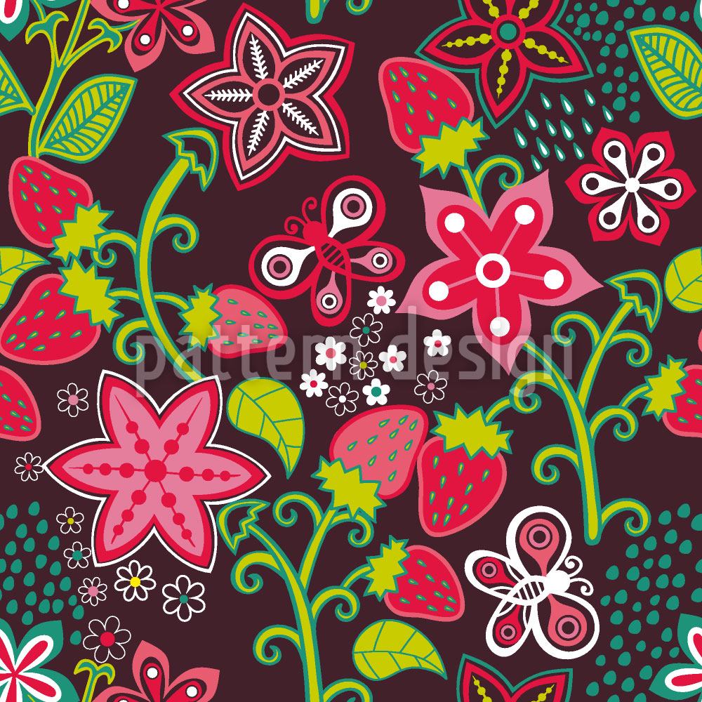 patterned-wallpaper-in-mums-strawberry-paradise