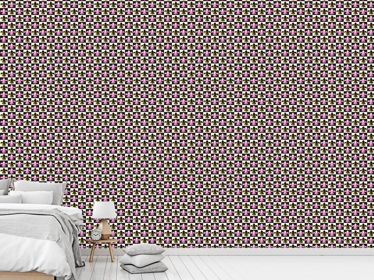 patterned-wallpaper-fleurs-de-lis-checkmate