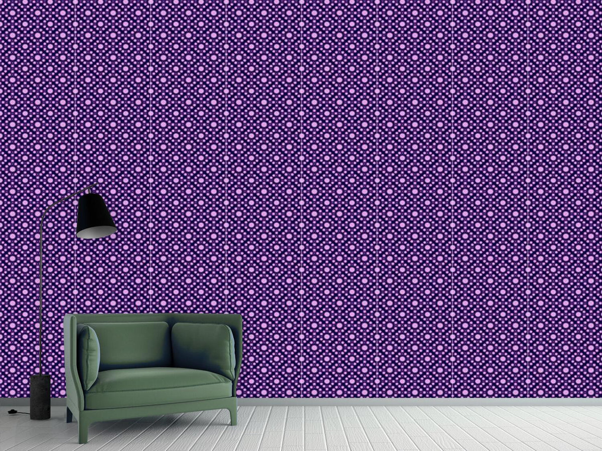 patterned-wallpaper-violet-dots