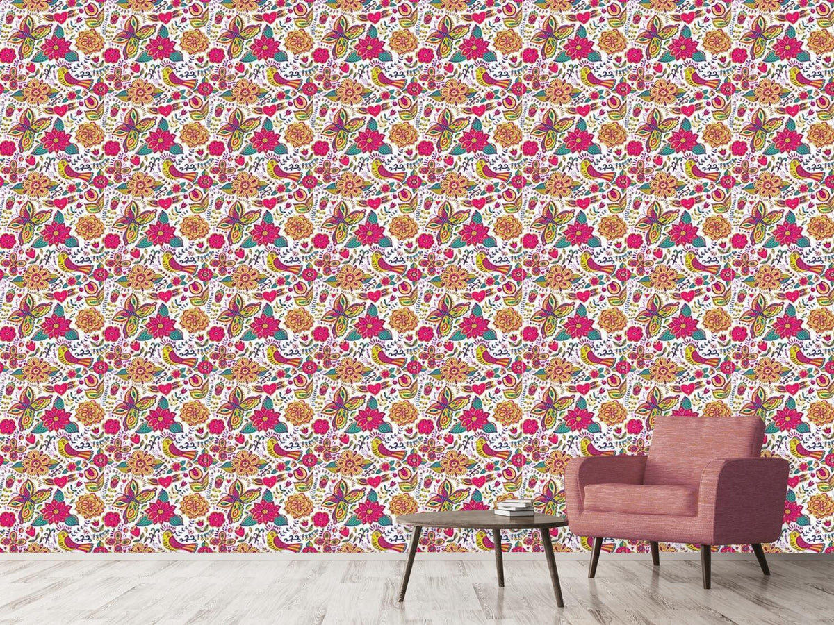 patterned-wallpaper-fauna-and-flora-are-in-love