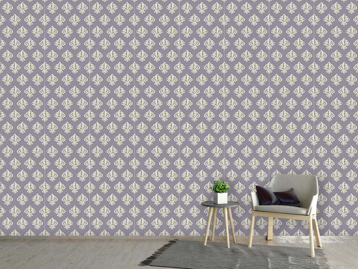 patterned-wallpaper-lady-de-winter-violet