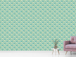 patterned-wallpaper-daisy-garlands