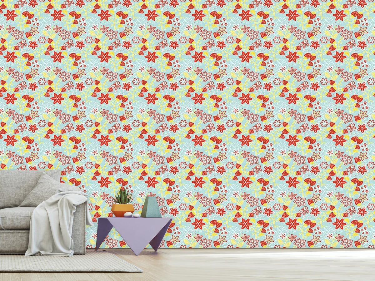 patterned-wallpaper-in-lillys-strawberry-paradise