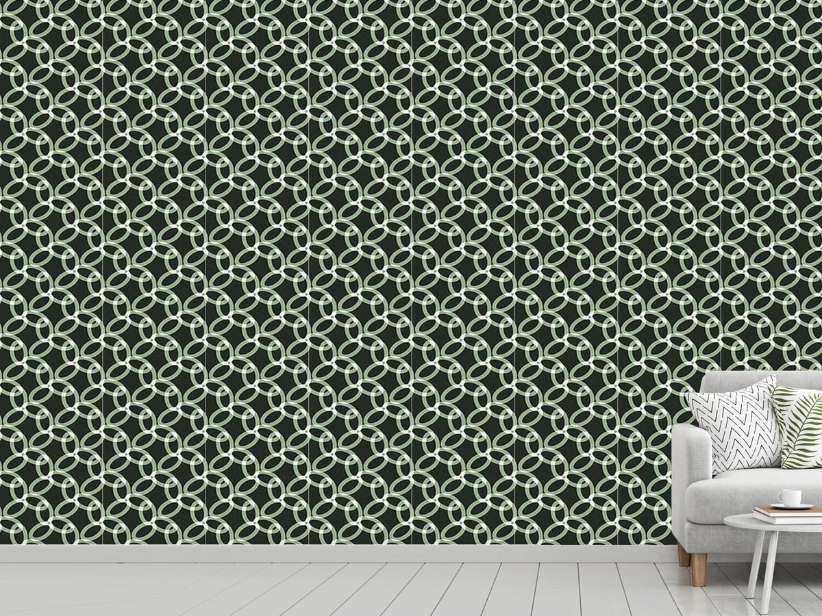 patterned-wallpaper-in-chains