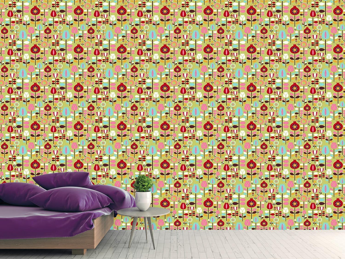 patterned-wallpaper-garden-of-the-seventies