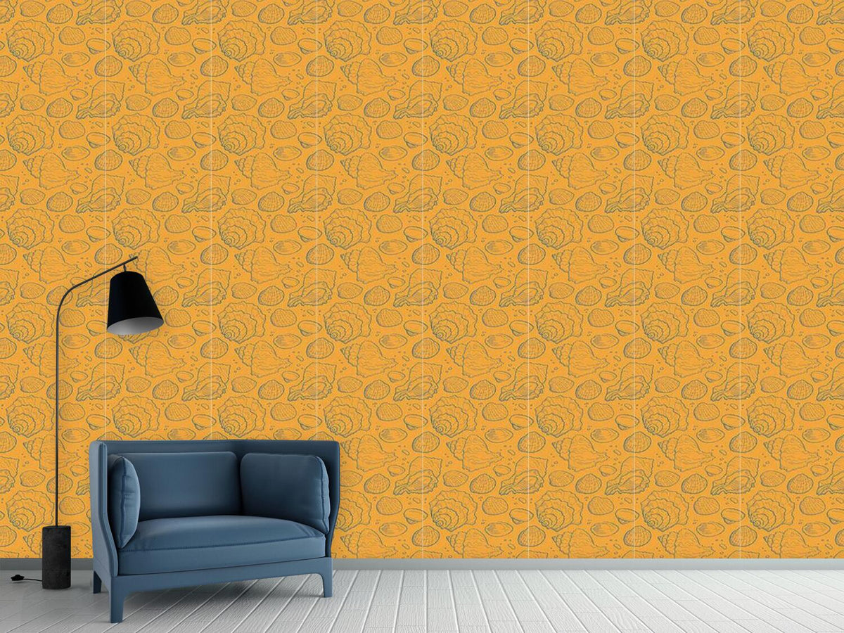 patterned-wallpaper-seashell-gold