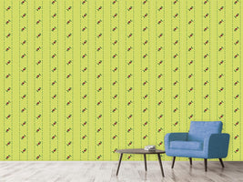 patterned-wallpaper-roses-on-green